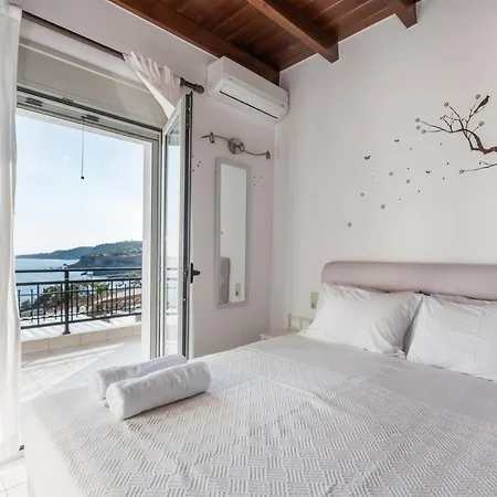 Achlia Beach Villa